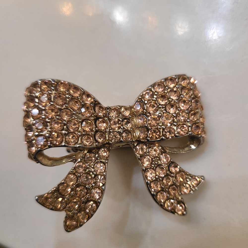 Sparkling Bow Brooch